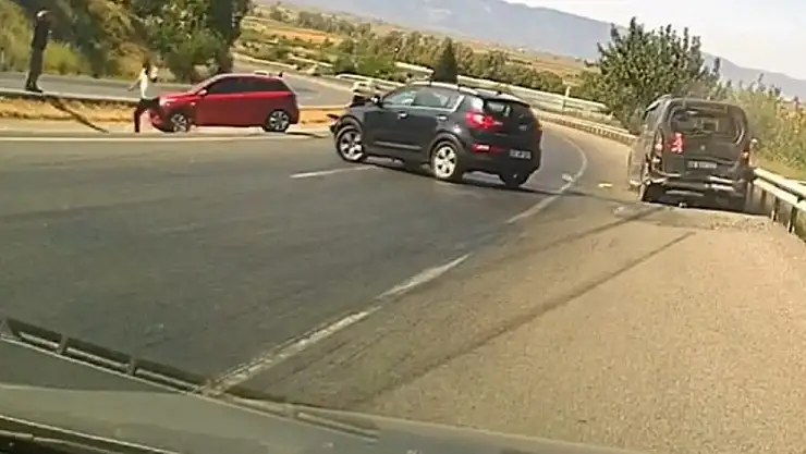 Milas-Söke yolunda balık yağı paniği: 5 araç birbirine girdi 7 kişi yaralandı