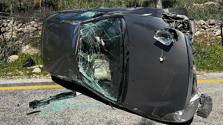 Milas'ta Dar Yolda Korkutan Kaza: Otomobil 4 Takla Attı!