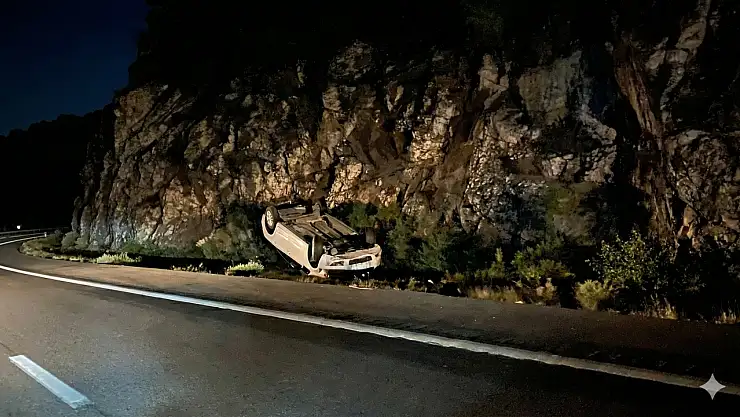 Milas'ta Feci Kaza: Otomobil Takla Atarak Şarampole Uçtu