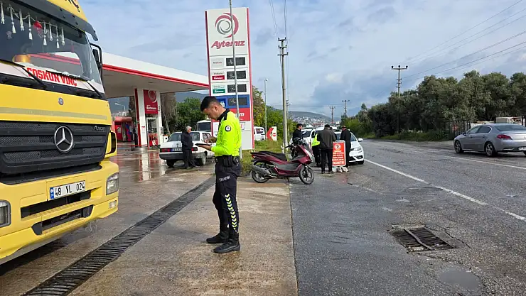 Milas'ta kamyon ile motosiklet çarpıştı: 1 kişi yaralandı