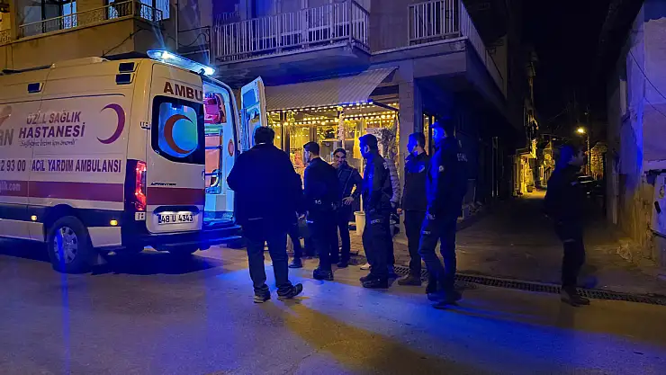 Milas'ta Köpeğe Çarpma Tartışması Kanlı Bitti: 2 Kişi Bıçaklandı