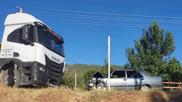 Milas'ta tır ile otomobil çarpıştı: 1 kişi yaralandı