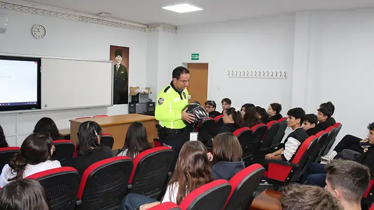 Milas'ta Trafik Şube Ekiplerinden Gençlere Hayat Kurtaran Eğitim