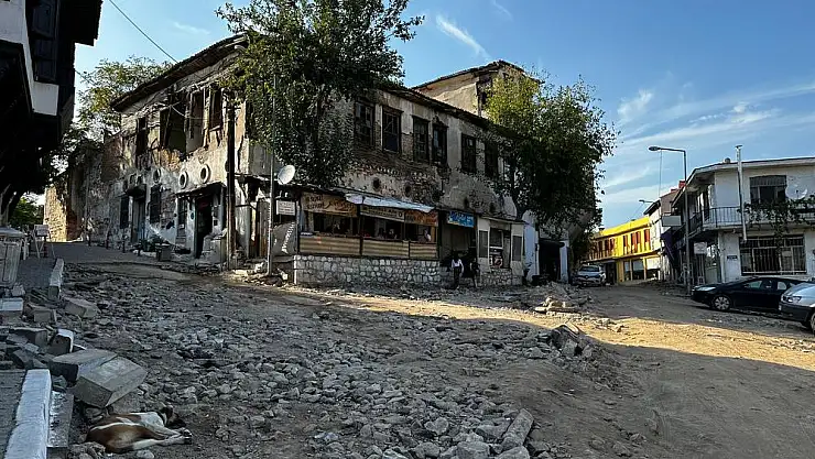 Milas’ın Hisarbaşı Mahallesi’nde Uzayan Yol Çalışması Tepki Çekiyor