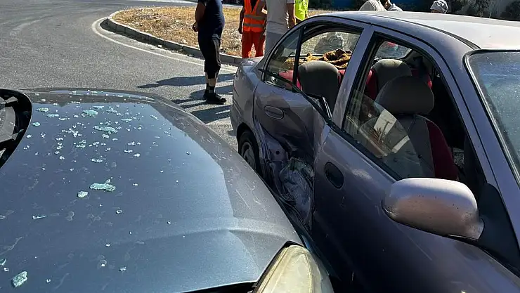 Milas'ta İki Otomobil Çarpıştı: İki Yaralı