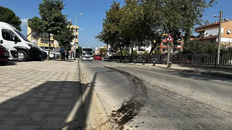 Milas’ta Mazot Dökülen Caddeye Ekiplerden Hızla Müdahale