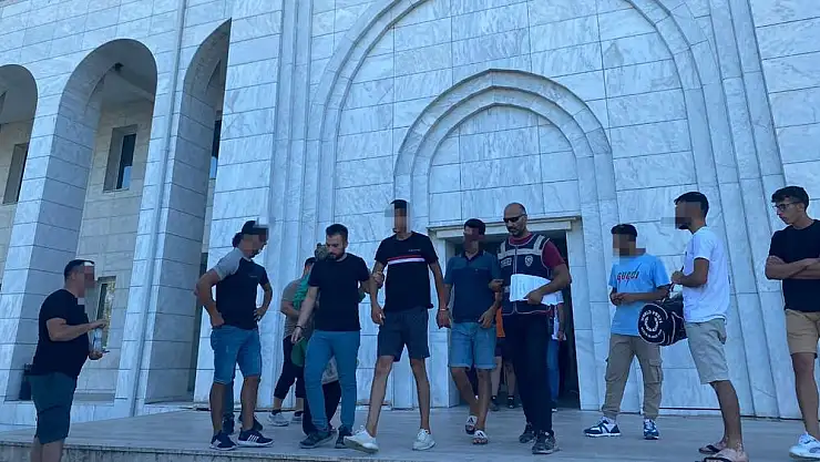 Milas’ta Sokak Gaspı: Üç Şüpheli, Emniyetin Titiz Çalışması Sonucu Yakalandı