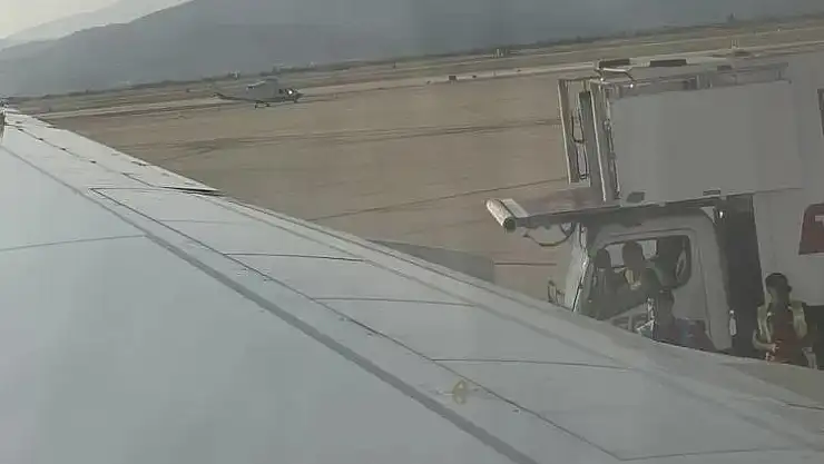 Milas’ta Uçağa Ambulift Çarptı
