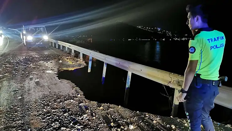 Milas’tan Bodrum’a Gidecekler Dikkat: Torba’da Ana İsale Hattı Patladı!