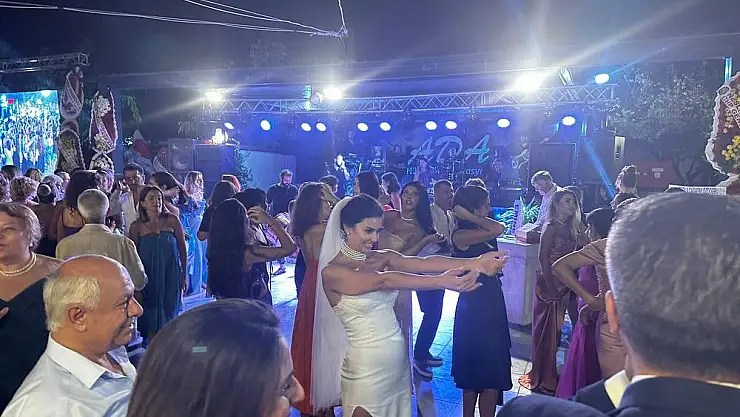 Tokat Ailesinin Mutlu Günü: Ezgim Tokat ve Cem Naz Rüya Gibi Bir Törenle Evlendi!
