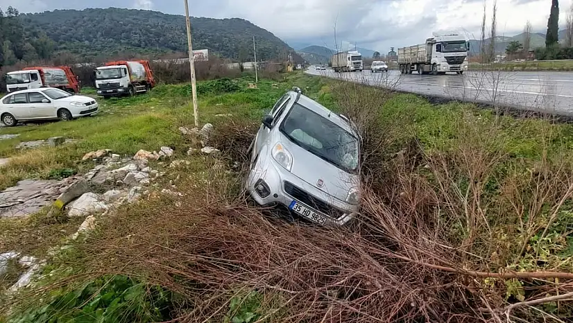 Milas Söke Yolunda Korkutan Kaza: Yağış Nedeniyle Şarampole Uçtu 1 Kişi yaralandı