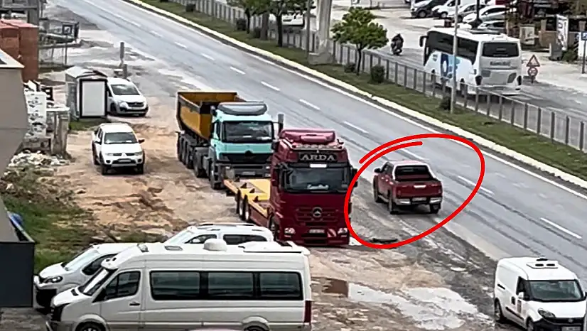 Milas'ta AVM çevresindeki bağlantı eksikliği sürücüleri ters yöne yöneltiyor