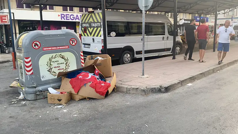Milas'ta Çöp Kenarına Bırakılan Türk Bayrakları Tepki Çekti