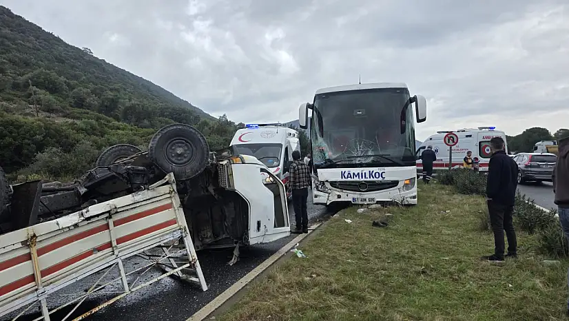 Milas'ta Yolcu Otobüsü ile Kamyonet Çarpıştı: Büyük Facia Kıl Payı Atlatıldı
