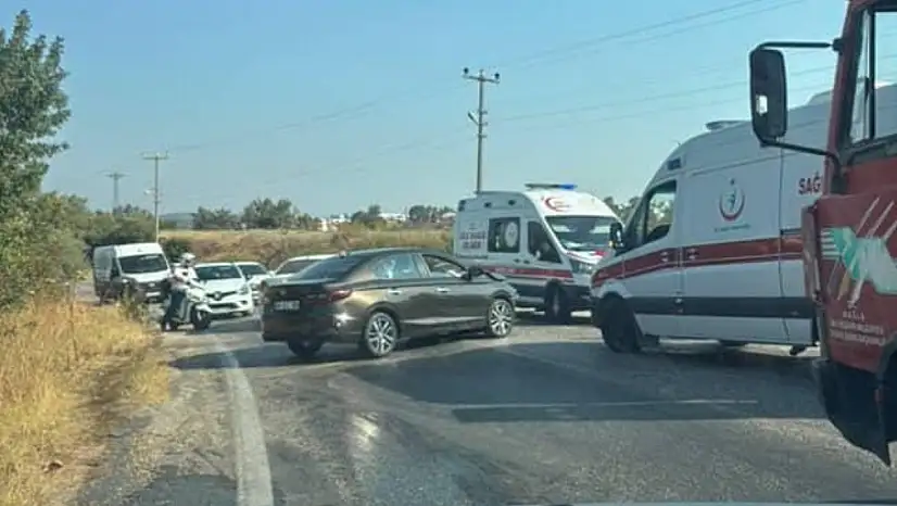 Mumcular Mahallesi Yolunda Kaza: 2 Yaralı