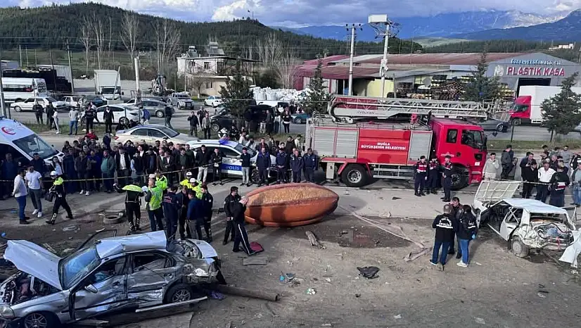 Seydikemer'de katliam gibi kaza: 4 kişi hayatını kaybetti