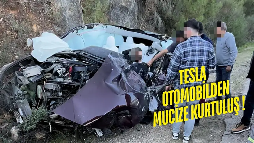 Bodrum Torba Yolunda Korkunç Kaza: Tesla ile Tır Kafa Kafaya Çarpıştı