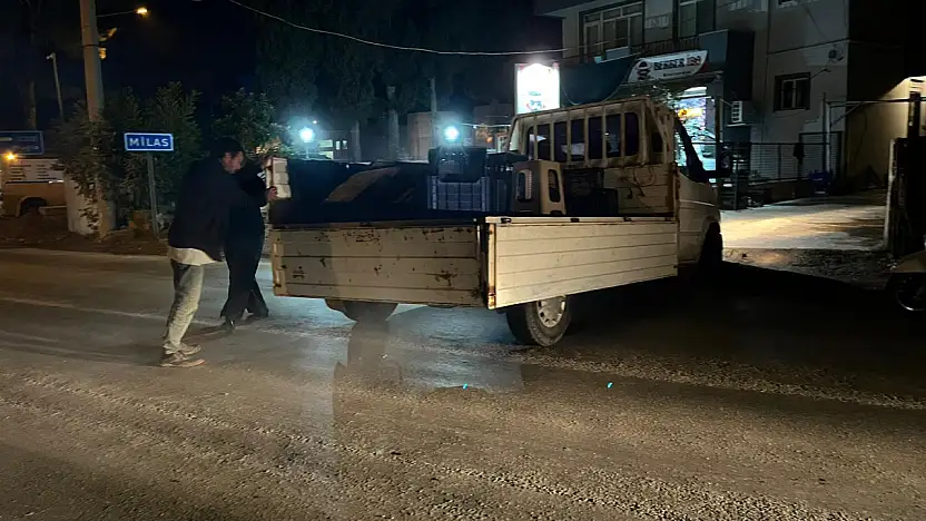 Milas Beçin Yolunda Kamyonet Çukura Düştü