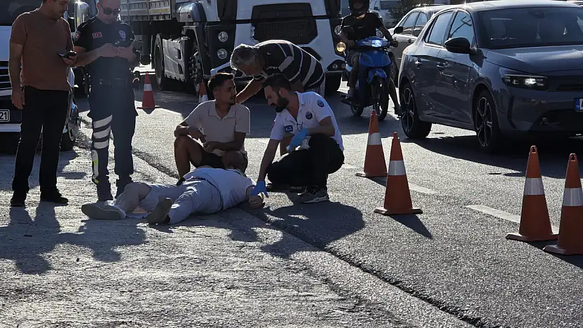 Milas-Bodrum Karayolu'nda Servisten İnen Yayaya Motosiklet Çarptı: 2 Yaralı