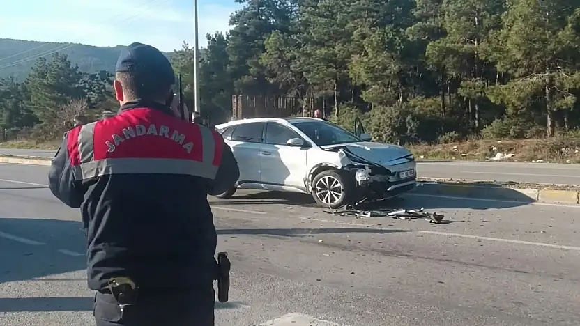 Milas Bodrum karayolunda kaza: Araçlar hurdaya döndü