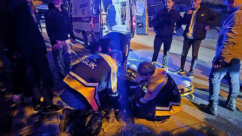 Milas Sanayi Caddesi'nde Hareketli Anlar: Kurye Kaza Yapıp Yaralandı