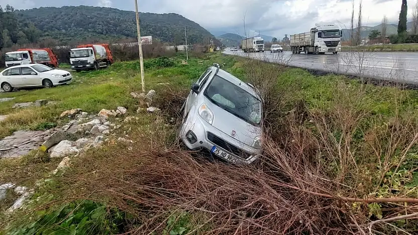 Milas Söke Yolunda Korkutan Kaza: Yağış Nedeniyle Şarampole Uçtu 1 Kişi yaralandı