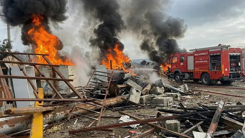 Milas'ta hurdalıkta strafor yangını kısa sürede söndürüldü