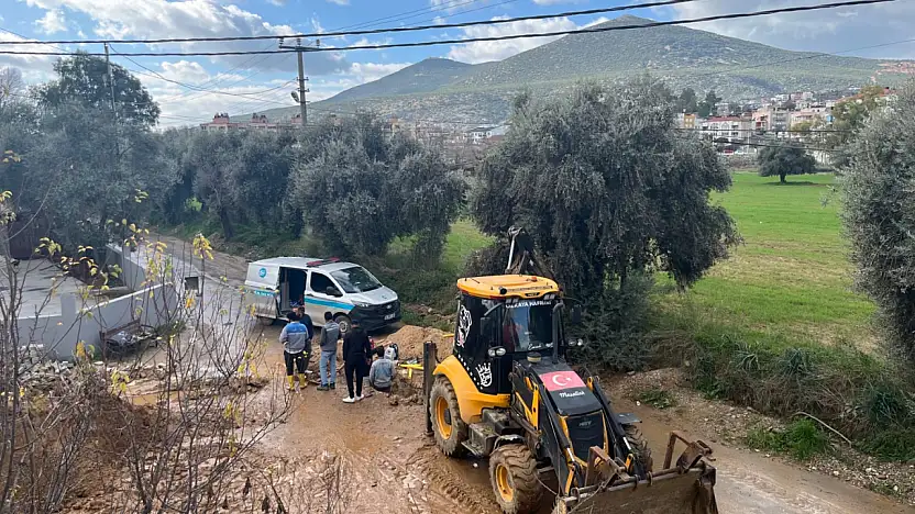 Milas'ta Korkutan Anlar: İş Makinesi Doğalgaz Borusunu Deldi