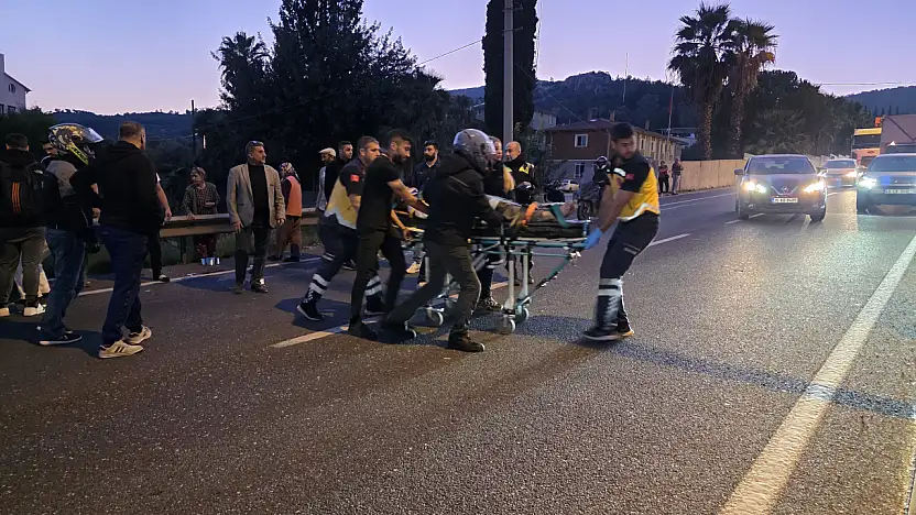 Milas'ta Motosiklet Yayaya Çarptı: İki Kişi Yaralandı
