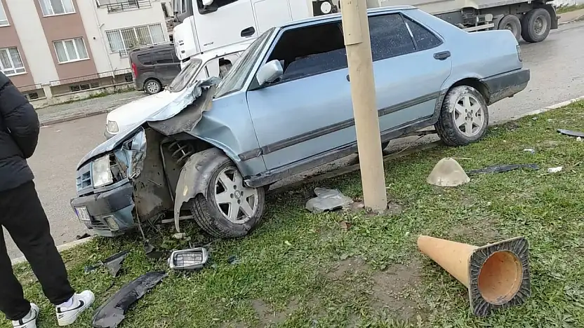 Milas'ta Mucize Kurtuluş: Otomobil Hurdaya Döndü, Burnu Bile Kanamadı!