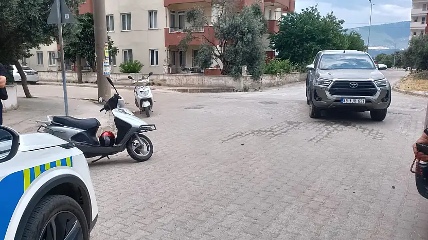 Milas'ta Pikap ile Motosiklet Çarpıştı: 1 Yaralı