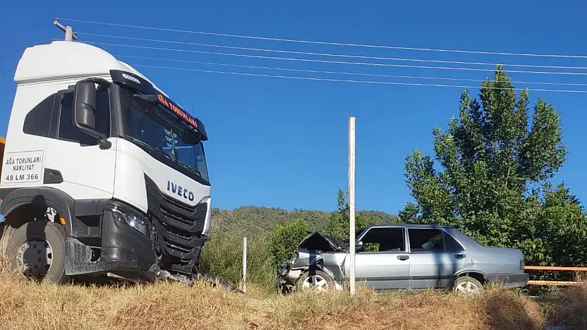 Milas'ta tır ile otomobil çarpıştı: 1 kişi yaralandı