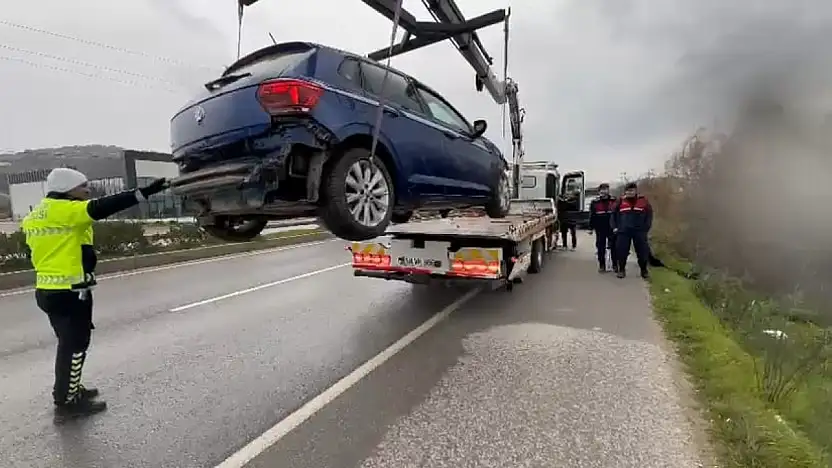 Milas'ta yürekleri ağza getiren kaza: Otomobil şarampole yuvarlandı