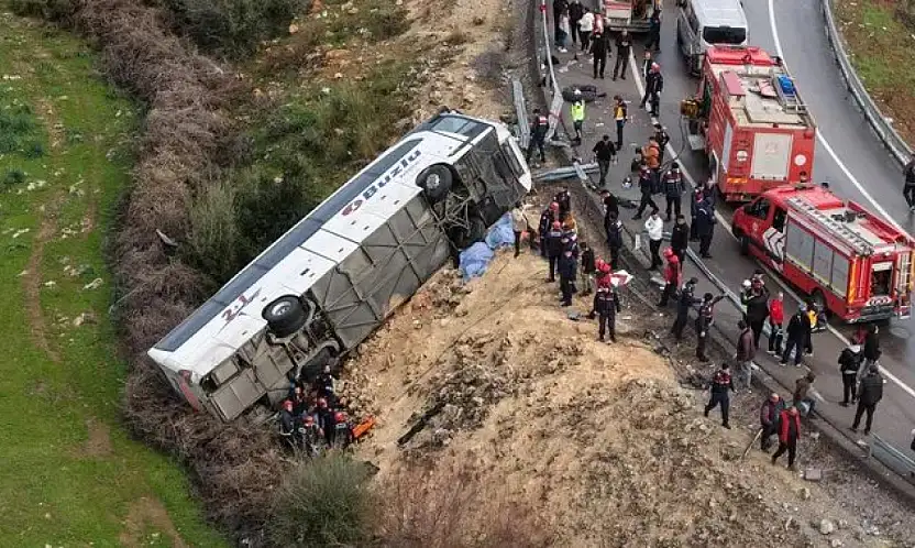 Antalya'da Kara Pazar: Yolcu Otobüsü Şarampole Devrildi, Çok Sayıda Ölü ve Yaralı Var!