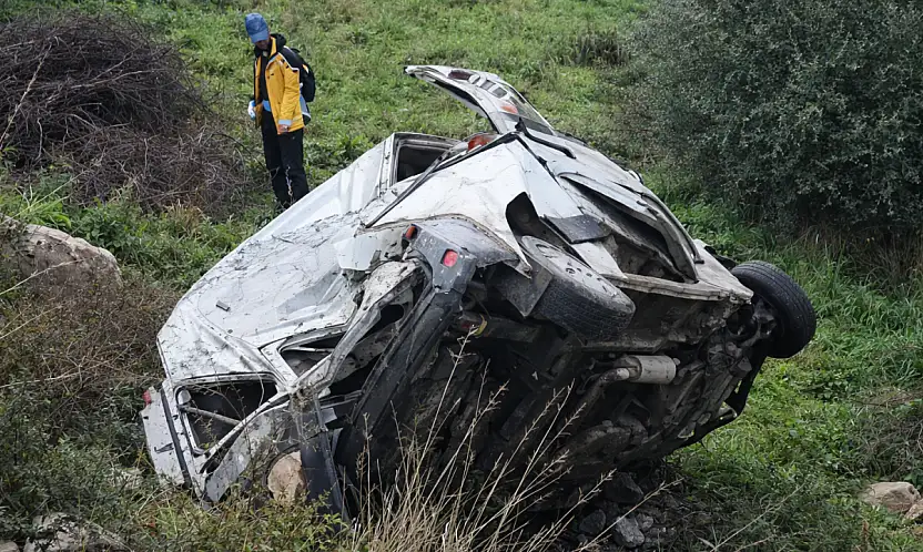 Milas Bafa Mahallesi yakınlarında araç uçuruma yuvarlandı: 3 yaralı