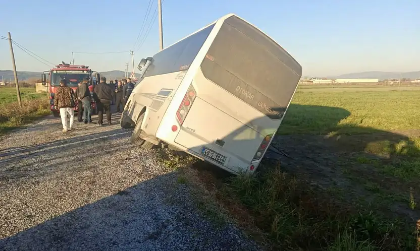 Milas Ekinambarı'nda İşçi Servisi Kaza Yaptı: Facia Kıl Payı Atlatıldı