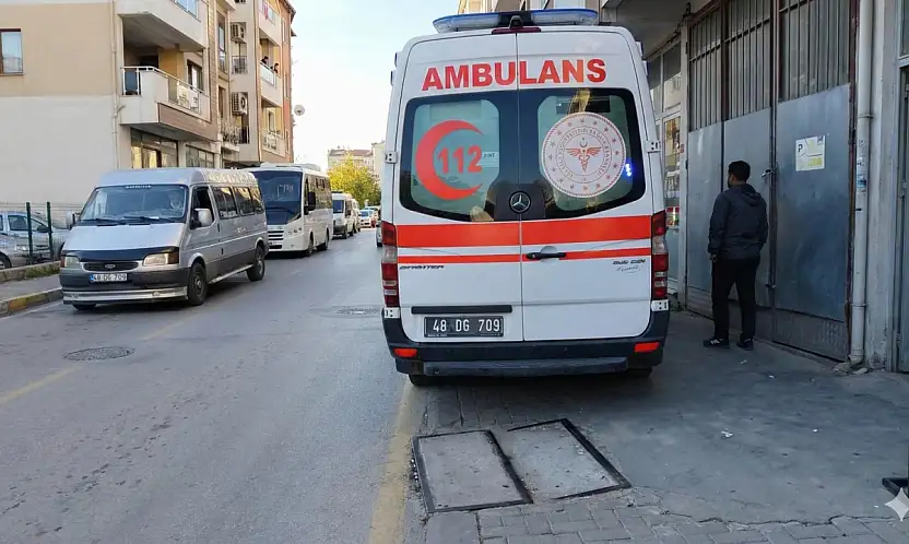 Milas'ta İki Motosiklet Çarpıştı: Bir Sürücü Yaralandı, Diğeri Olay Yerinden Kaçtı