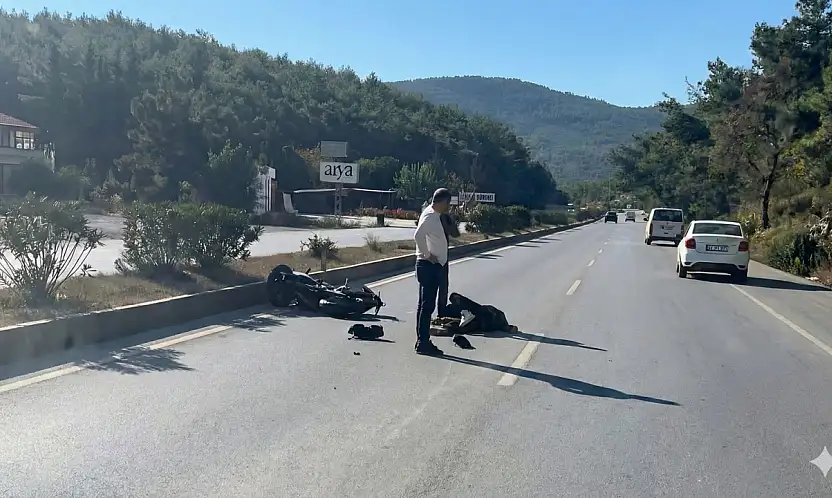 Milas'ta Kamyona Çarpan Motosiklet Sürücüsü Yaralandı