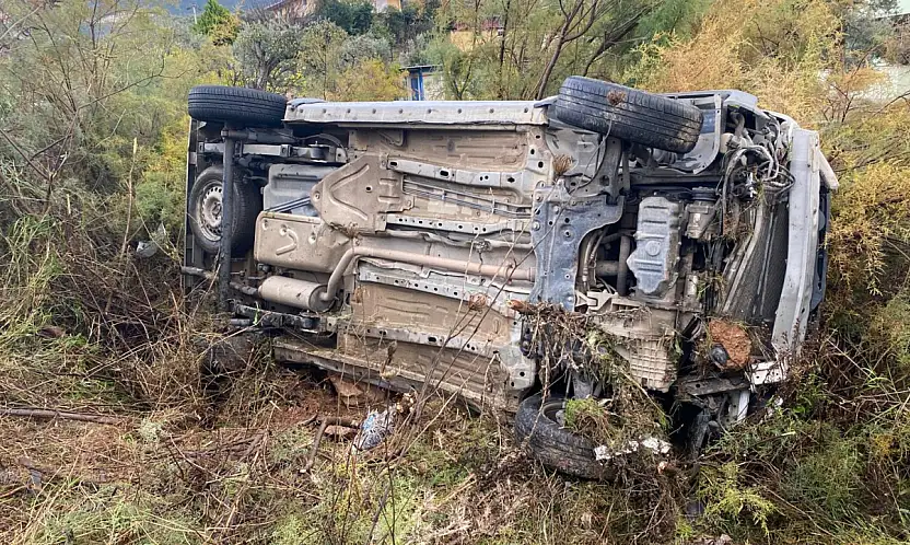 Milas'ta Kontrolden Çıkan Otomobil Şarampole Uçtu: Sürücü Şans Eseri Kurtuldu