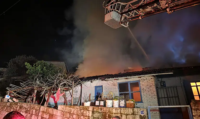 Milas'ta Korkutan Yangın: Müstakil Ev Kül Oldu