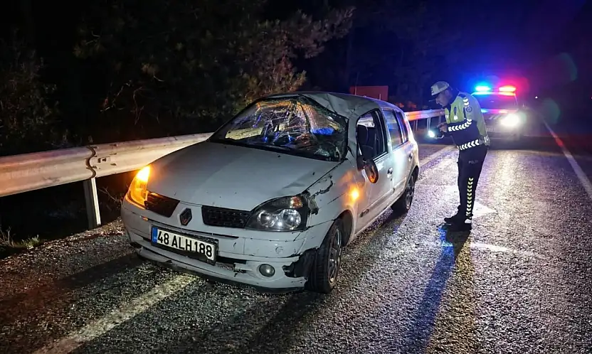 Milas'ta otomobil takla atarak karşı şeride geçti: Sürücü yaralandı