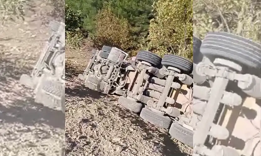 Milas'ta tır devrildi: Sürücü kazayı hafif yaralı olarak atlattı