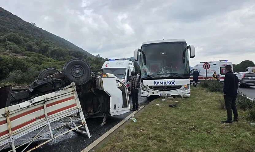Milas'ta Yolcu Otobüsü ile Kamyonet Çarpıştı: Büyük Facia Kıl Payı Atlatıldı