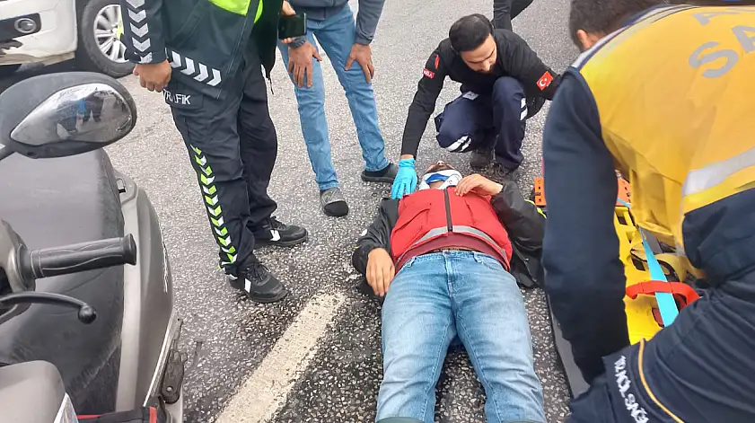 Milas'ta Kamyonet ve Motosiklet Çarpıştı: 1 Kişi Yaralandı