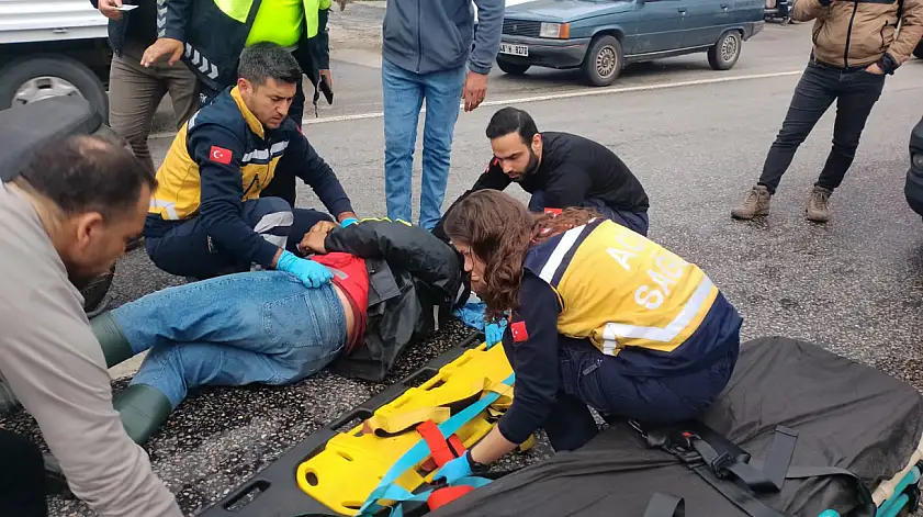 Milas'ta Kamyonet ve Motosiklet Çarpıştı: 1 Kişi Yaralandı
