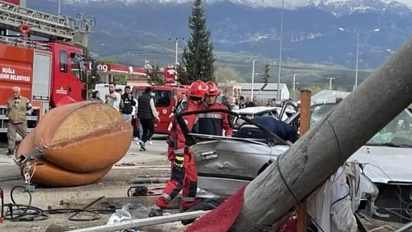 Seydikemer'de katliam gibi kaza: 4 kişi hayatını kaybetti